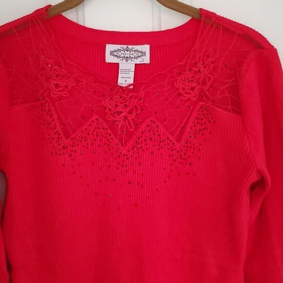 Oliver Red Ribbed Mesh Floral Rhinestone Top - Picture 2 of 6